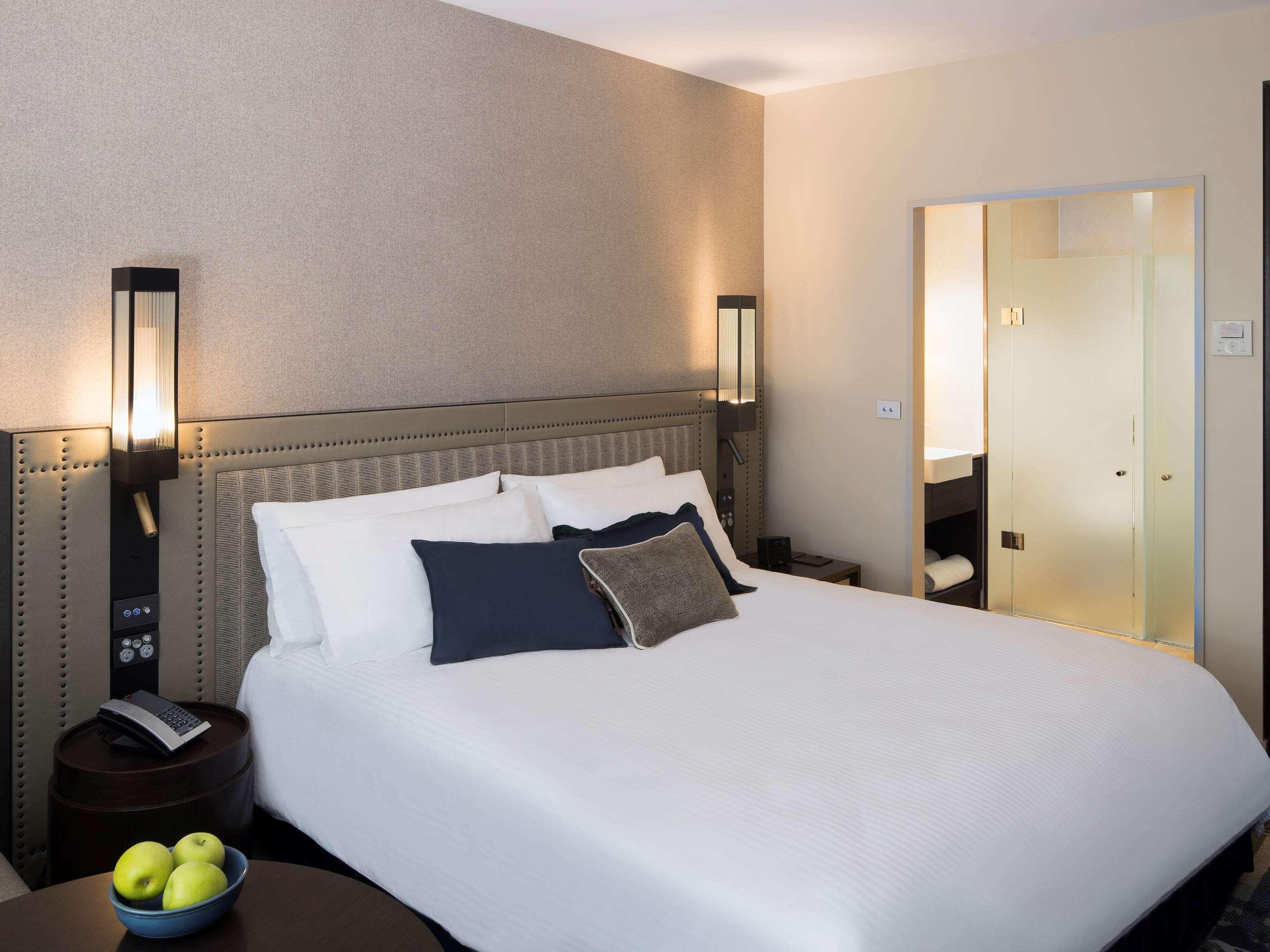 The William Inglis Mgallery Warwick Farm Dış mekan fotoğraf A bedroom at the hotel